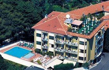 Silvano Hotel Diano Marina Buitenkant foto